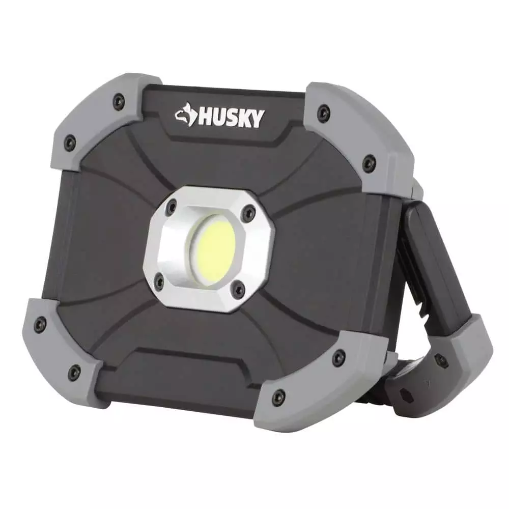 Husky 700 Lumens LED Utility Light 5 Husky 700 Lumens LED Utility Light - Image 5