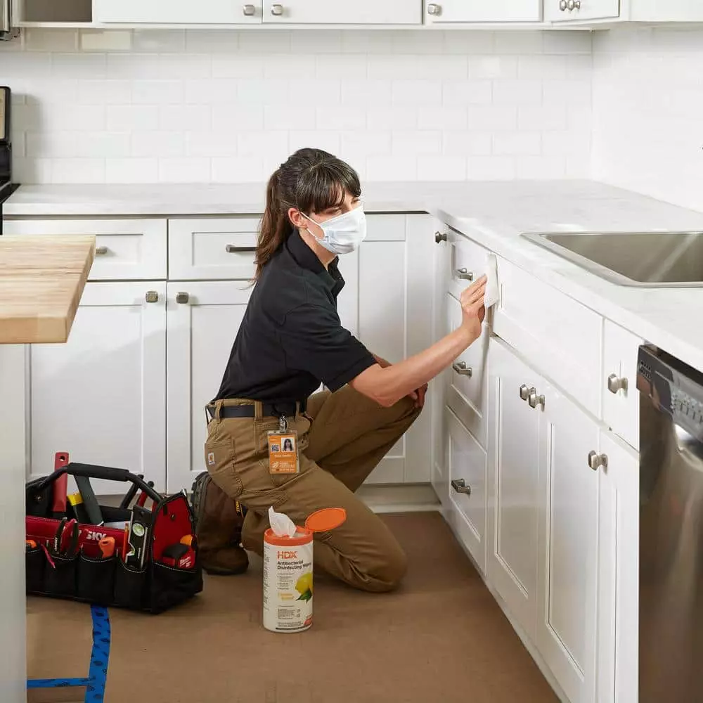 Husky 17 in. 18 Pocket Open Top Tool Bag 12 Husky 17 in. 18 Pocket Open Top Tool Bag - Image 10